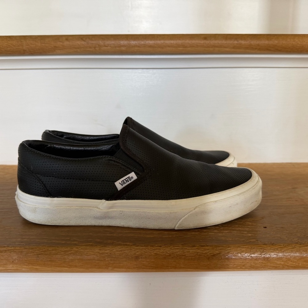 Vans Black Classic Slip-On Perf Leather Unisex Mens 6/ Women’s 7.5